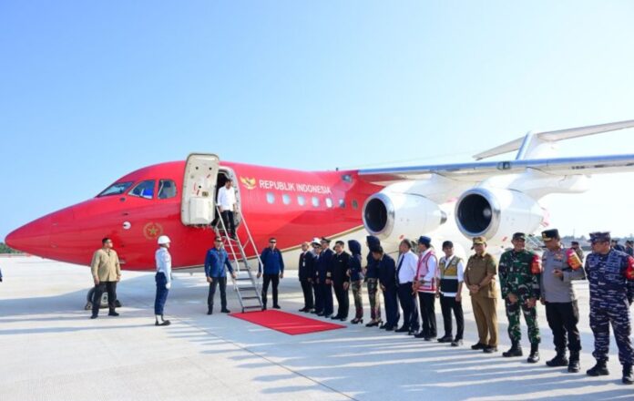 Pesawat Kepresidenan Mendarat Perdana di Bandara IKN